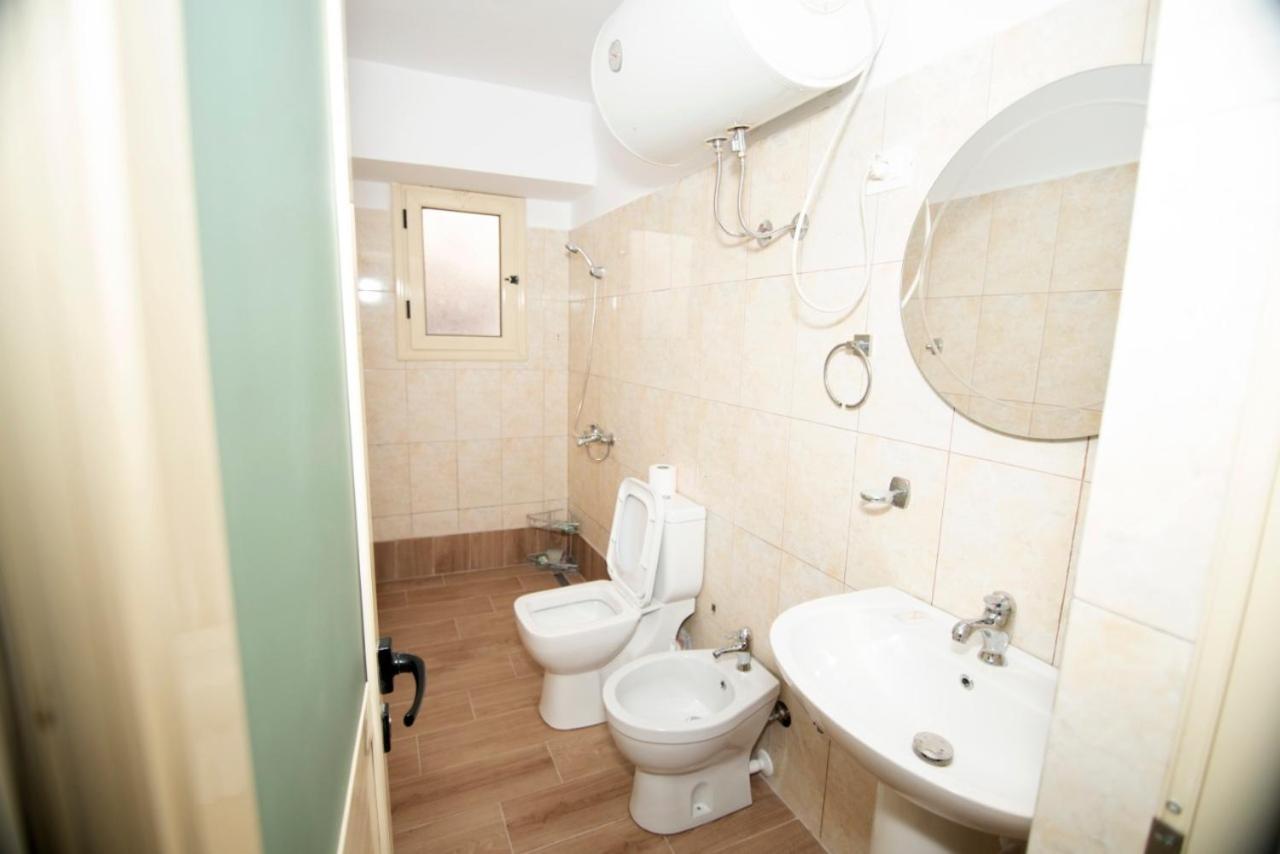 Hotel Her Vlorë Extérieur photo