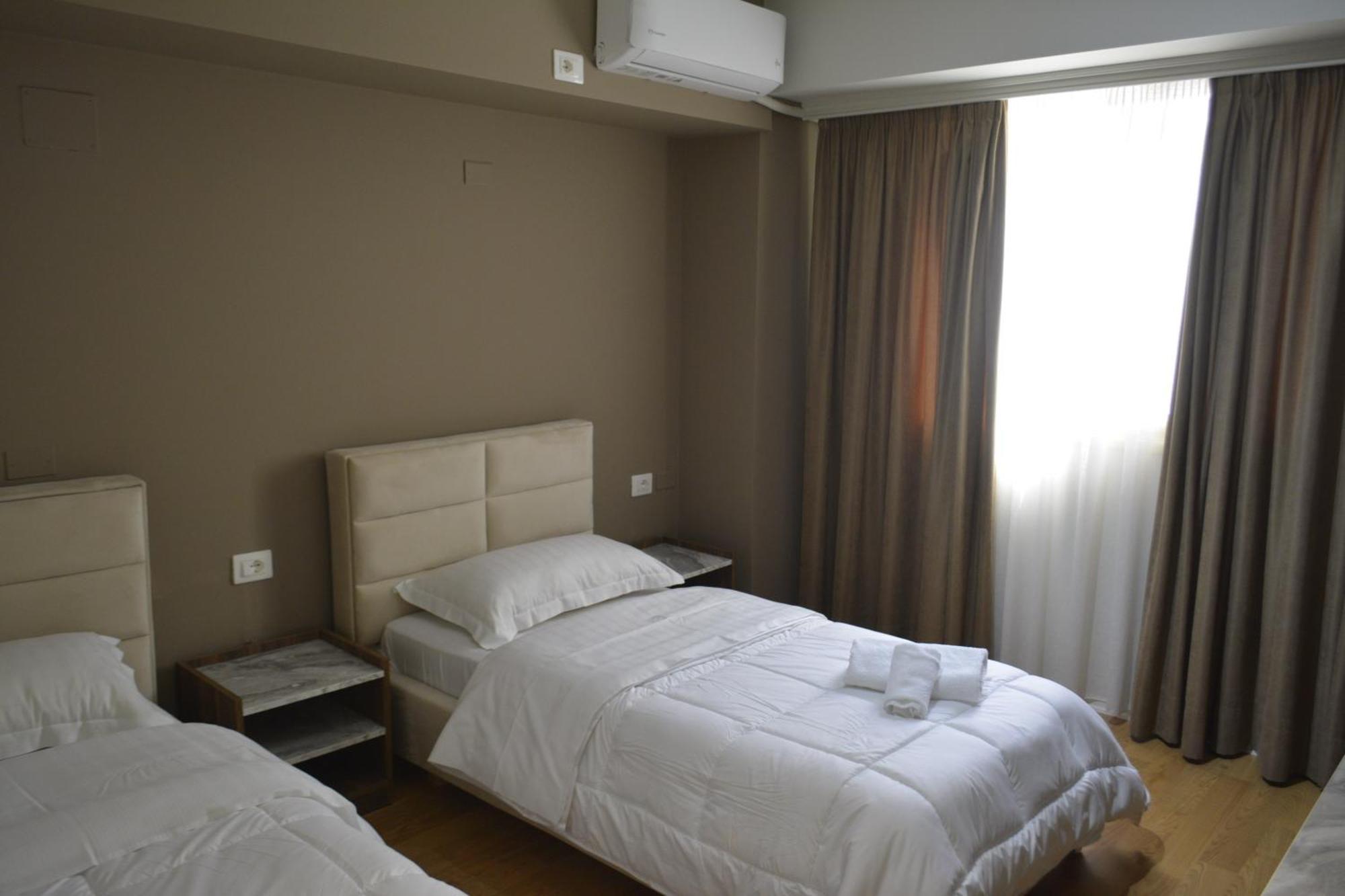 Hotel Her Vlorë Extérieur photo