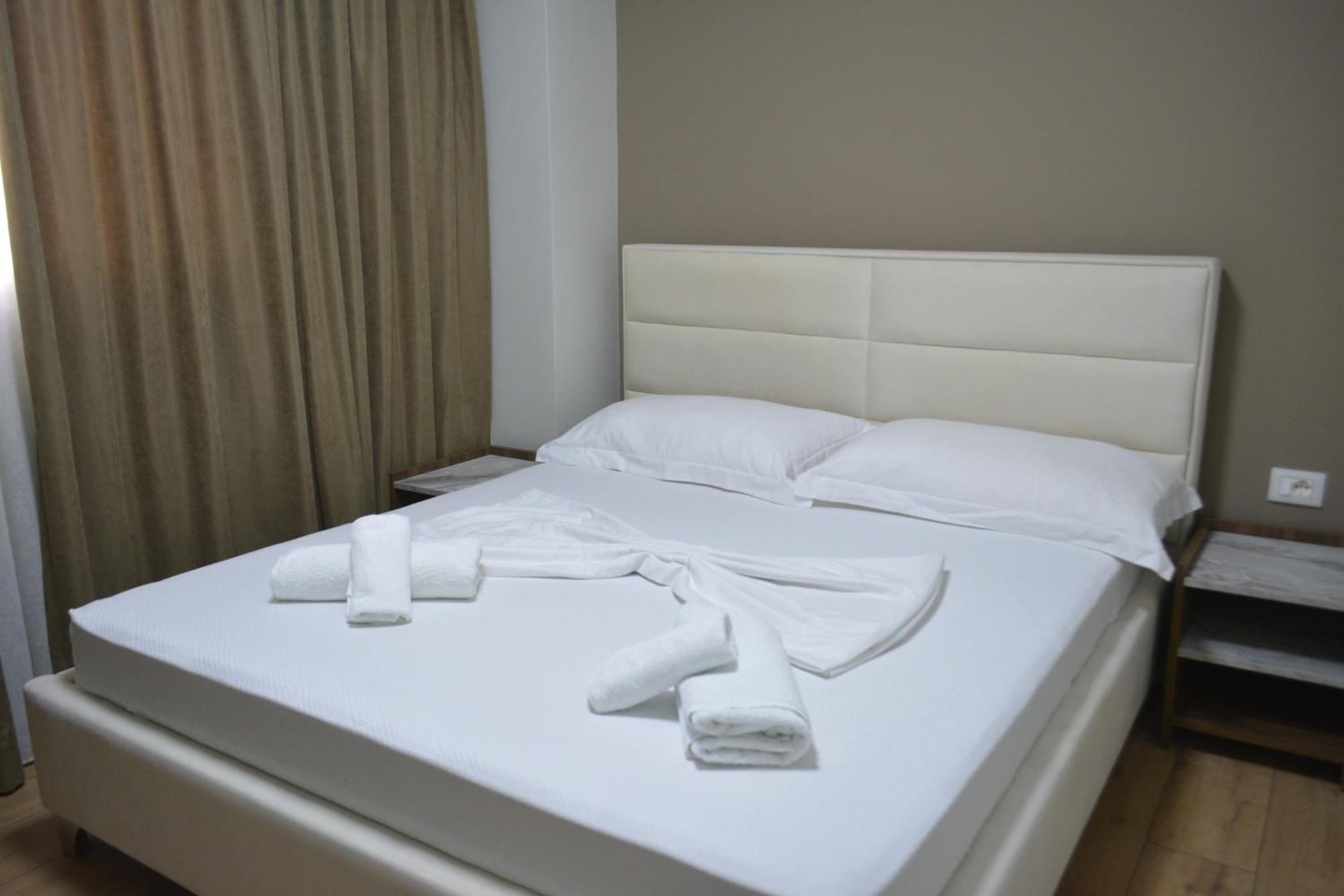 Hotel Her Vlorë Extérieur photo