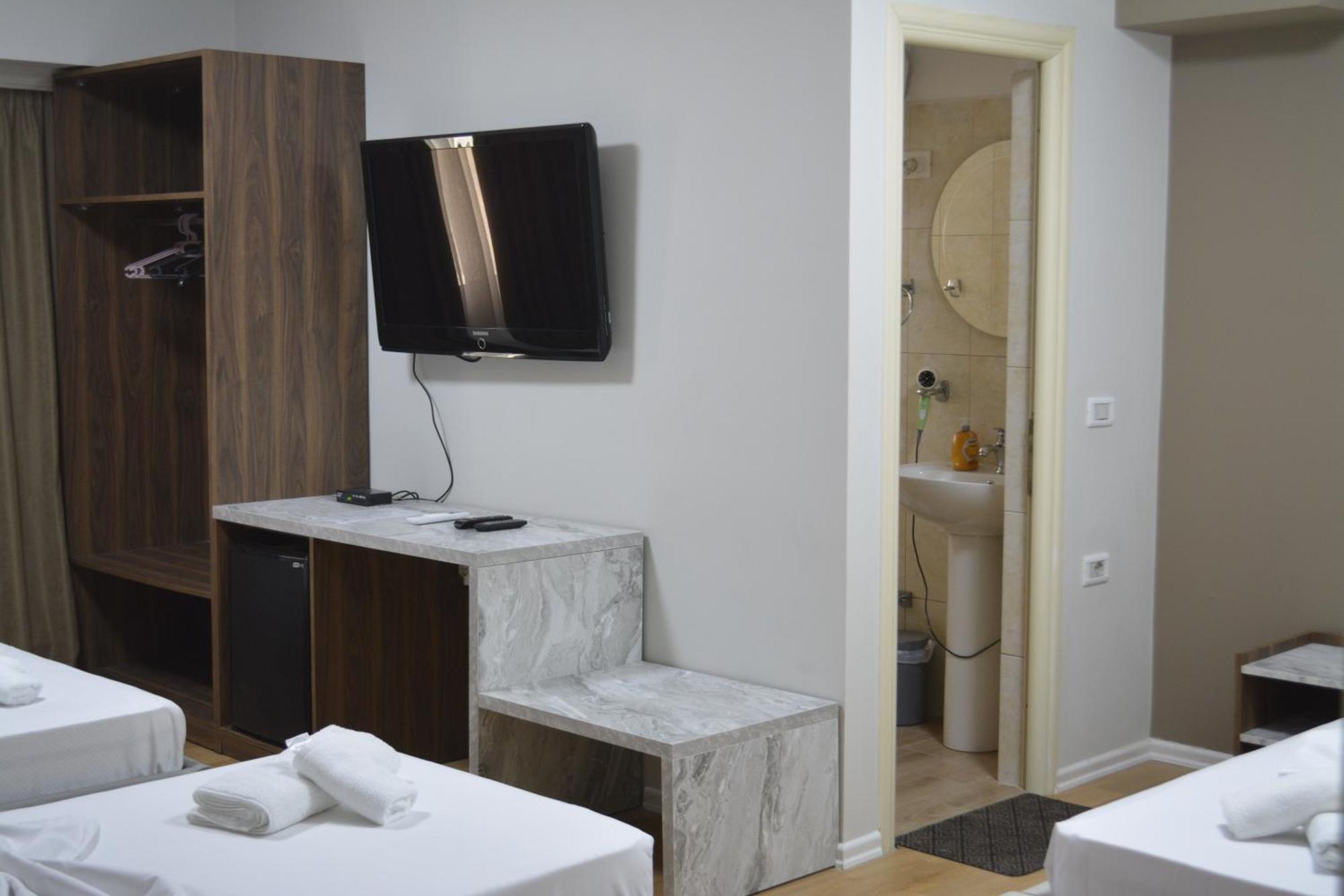 Hotel Her Vlorë Extérieur photo