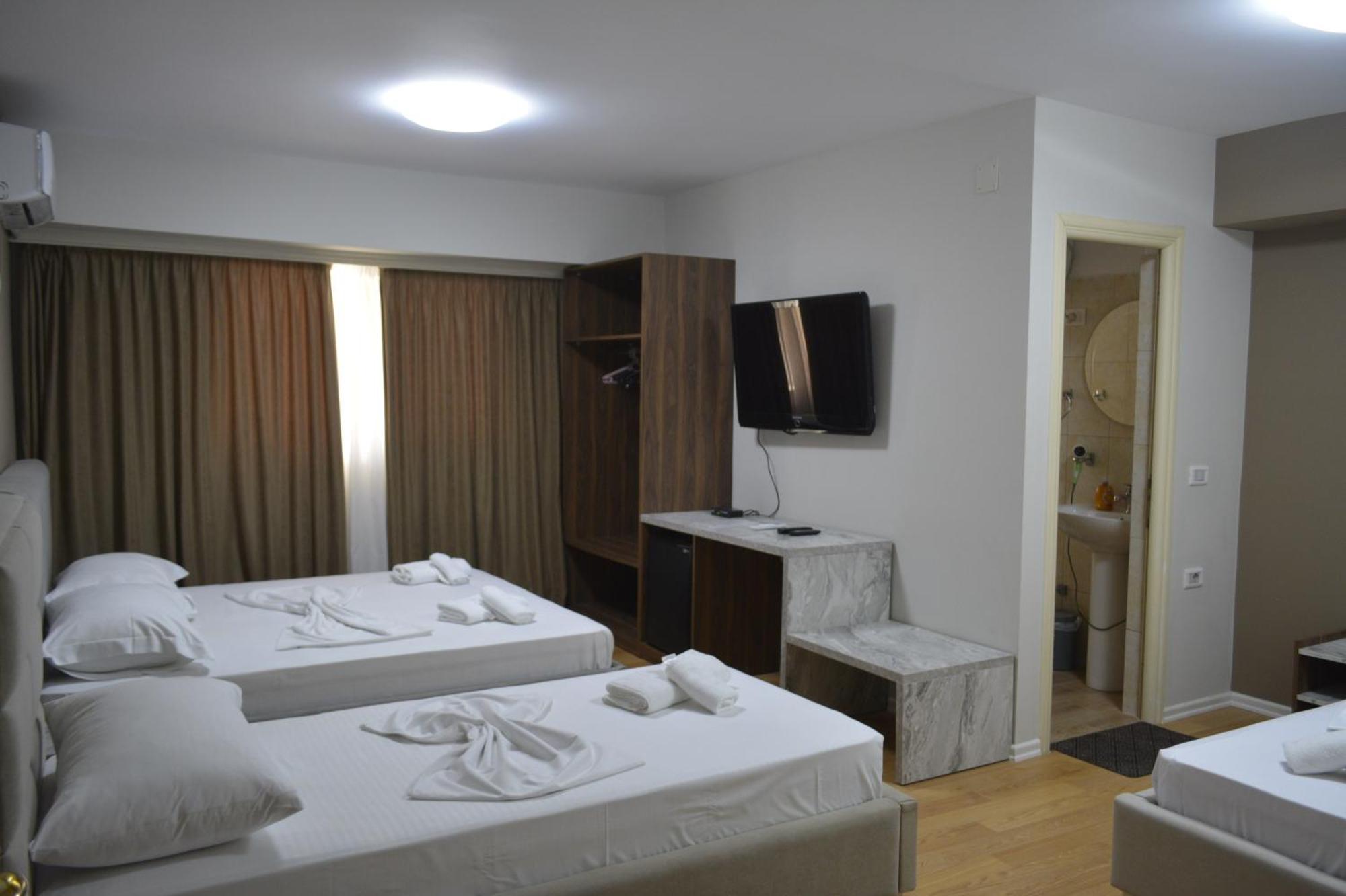 Hotel Her Vlorë Extérieur photo