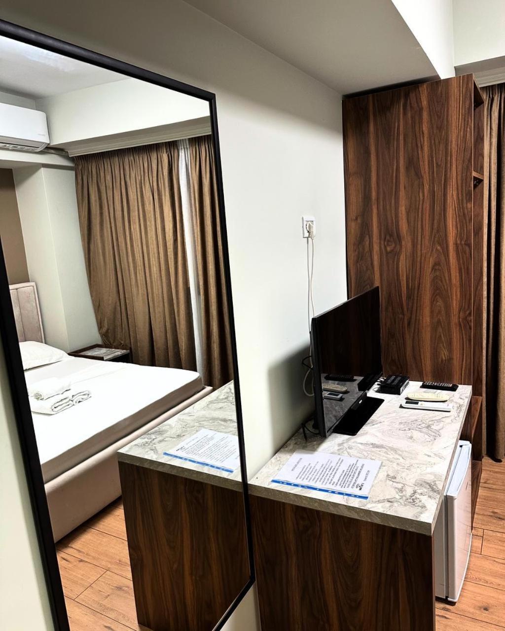 Hotel Her Vlorë Extérieur photo
