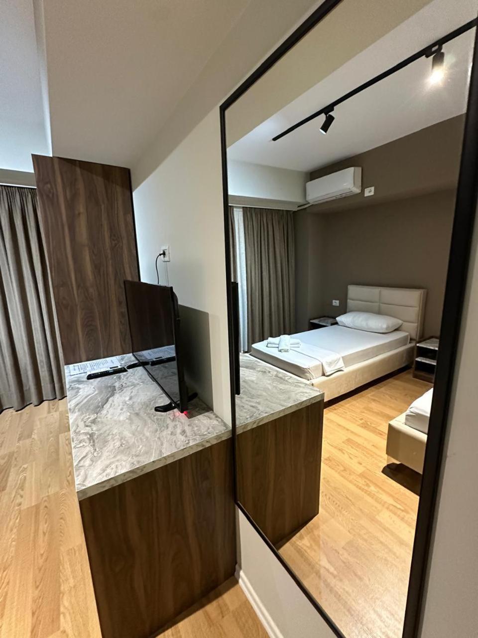 Hotel Her Vlorë Extérieur photo
