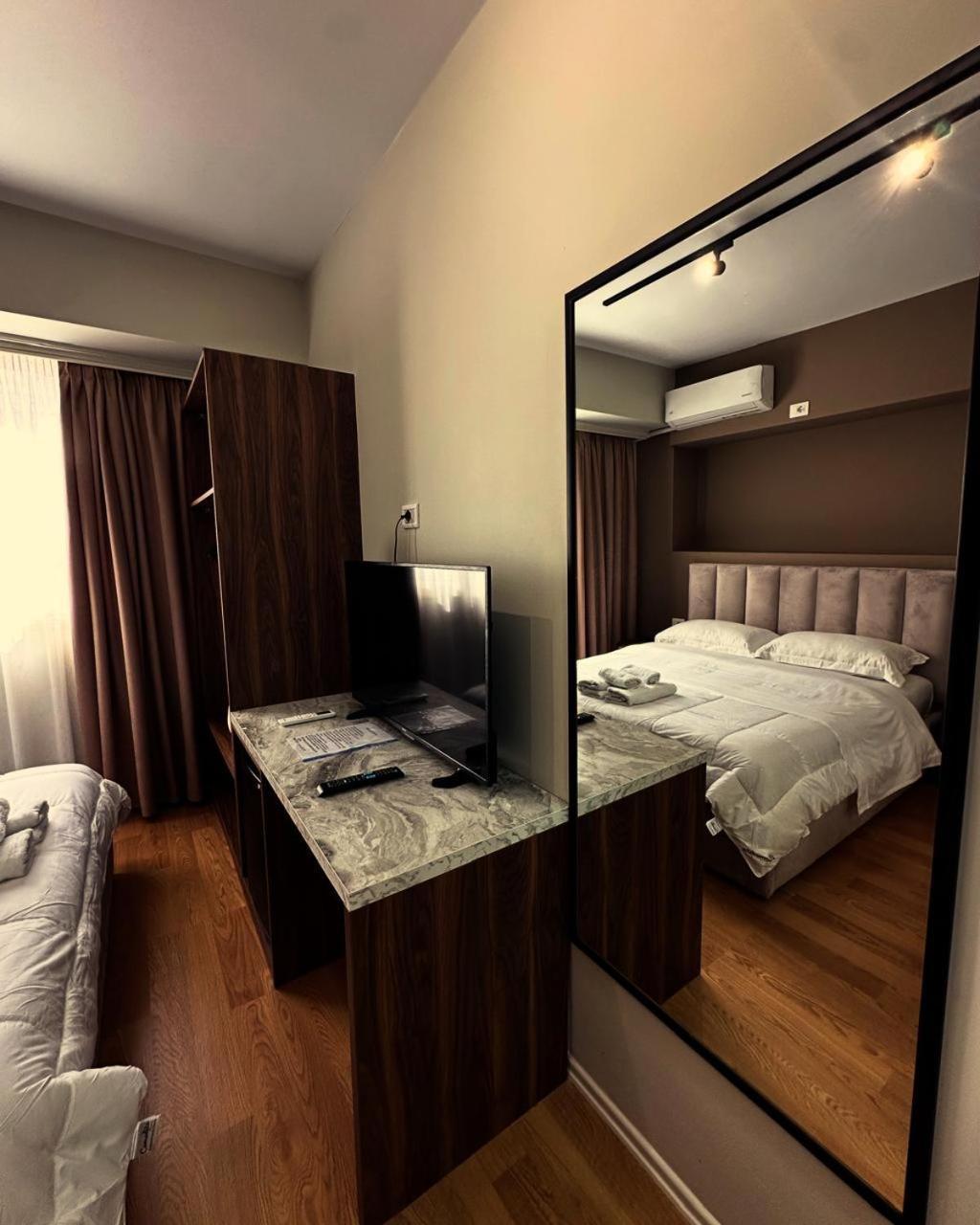 Hotel Her Vlorë Extérieur photo